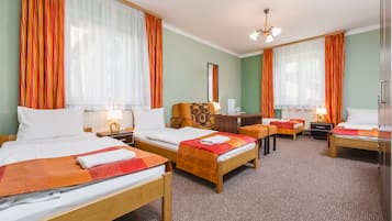 Phòng dành cho gia đình | Truy cập Internet không dây miễn phí, bộ trải giường