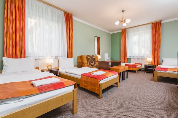 Chambre Familiale | Wi-Fi gratuit, draps fournis