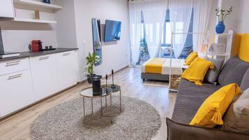 Deluxe Suite | Egyptian cotton sheets, premium bedding, individually decorated