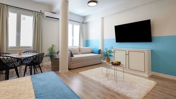 Grand Apartment | Living area | Smart TV, Netflix