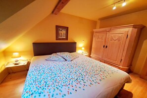 3 bedrooms, travel cot, free WiFi
