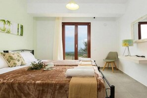 4 bedrooms, travel crib, free WiFi