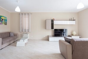 Interior detail - Sicano Home (Delia)