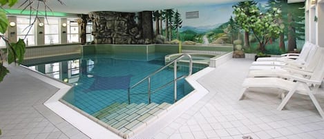 Piscine avec cascade