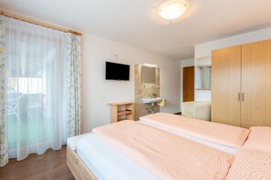 2 bedrooms, free WiFi - Apartment in Fügen near Spieljochbahn (Fügen)