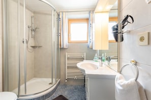 Shower, towels