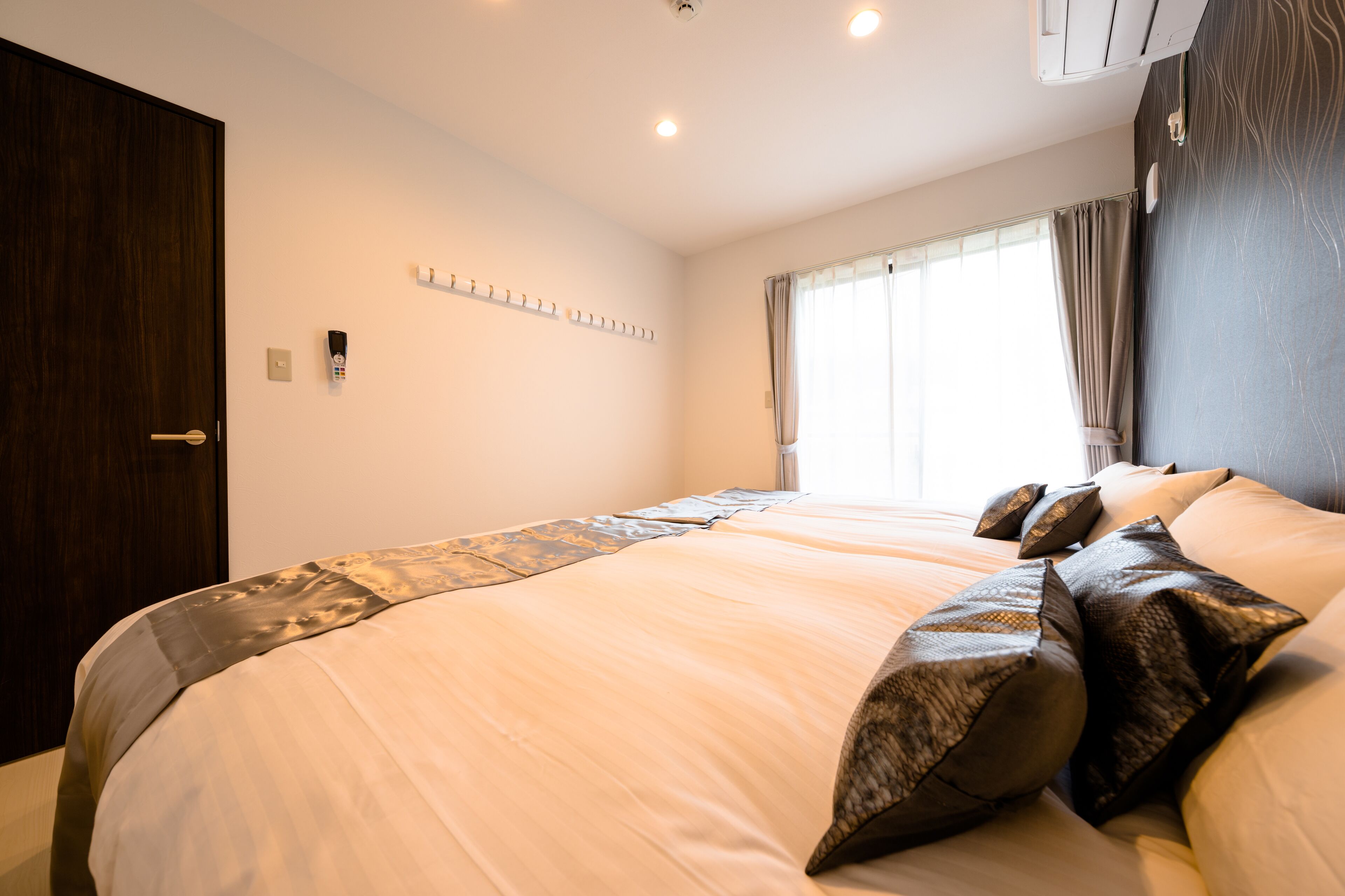 3 عدّة غرف نوم وواي فاي مجانًا وملاءات أسرّة