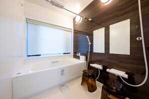 Villa, 3 Bedrooms | Bathroom | Combined shower/tub, hair dryer, slippers, towels