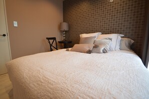 Apartment, 3 Bedrooms | 3 bedrooms, free WiFi, bed sheets - enico.Mt.Fuji peace (Fujikawaguchiko)