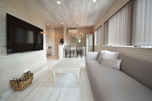 Apartment, 3 Schlafzimmer | Wohnbereich | Flachbildfernseher