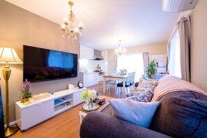 别墅, 4 间卧室 | 起居区 | 平板电视