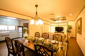 Vila, 6 quartos | Opções para refeição no quarto