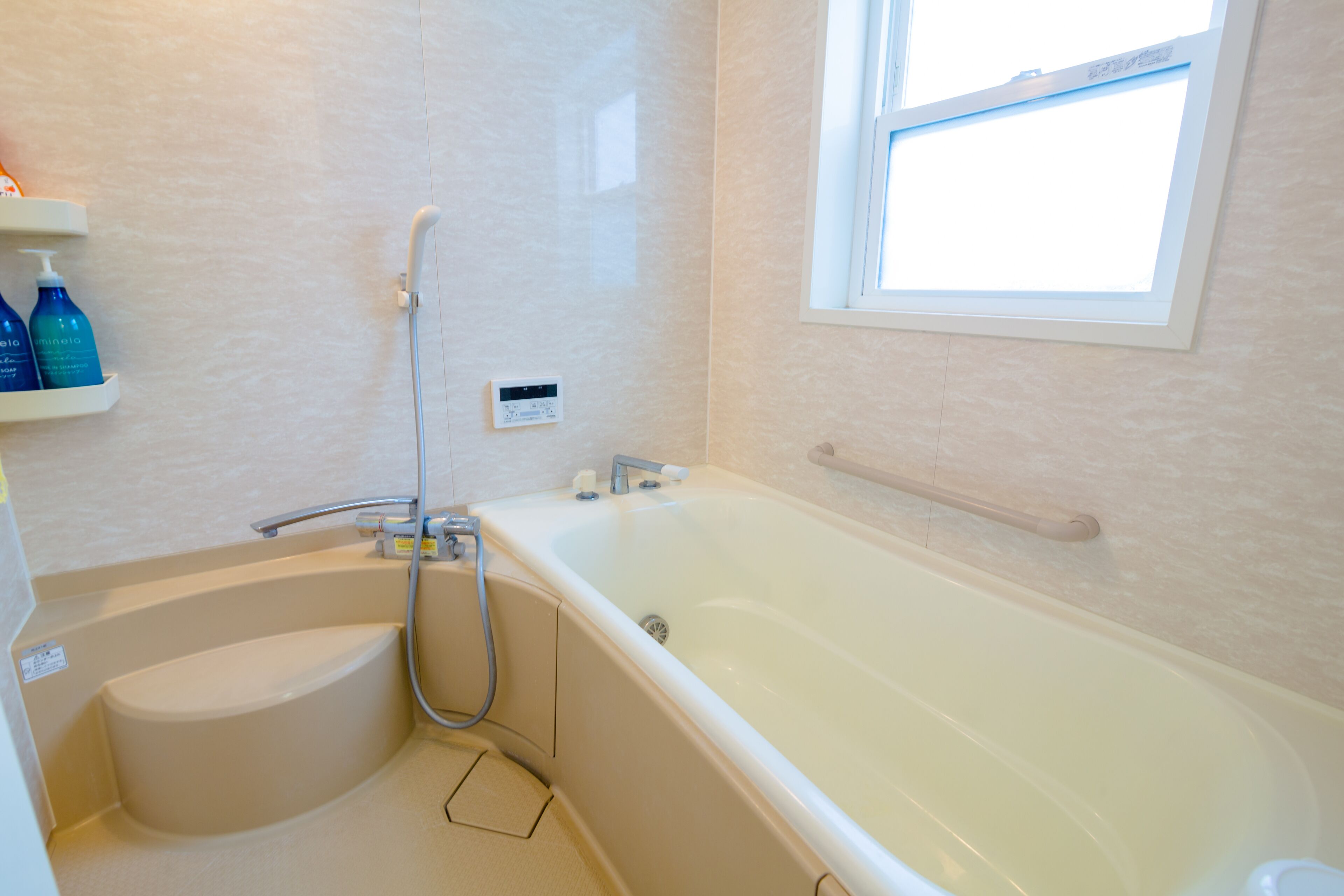 House, 3 Bedrooms | Deep soaking bathtub