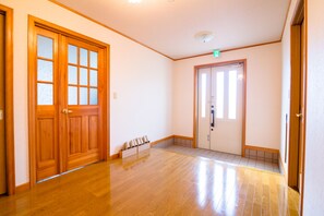 House, 3 Bedrooms | 3 bedrooms, free WiFi, bed sheets - Ma Maison Mt. Fuji Kawaguchiko (Fujikawaguchiko)
