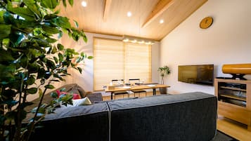 Villa, 2 Bedrooms | 2 bedrooms, iron/ironing board, free WiFi, bed sheets