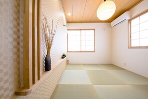 Villa, 2 Bedrooms | 2 bedrooms, iron/ironing board, free WiFi, bed sheets - Mt. Fuji Akatsuki Enn (Fujikawaguchiko)