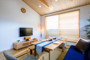 Villa, 2 Bedrooms | 2 bedrooms, iron/ironing board, WiFi (free), bed sheets