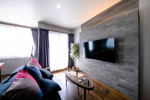 House, 3 Bedrooms | Living area | TV