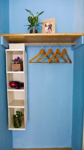 Desk, blackout curtains, soundproofing, free WiFi - Huxi B&B (Ji'an)