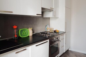 Private kitchen - Gretel Modern Apartment (Bergamo)