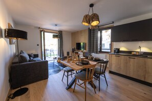 Apartment | Individuell dekoriert, individuell eingerichtet, Schreibtisch