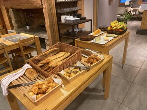 Daily continental breakfast for a fee