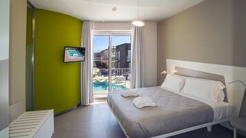 Appartamento Deluxe | Una cassaforte in camera, una scrivania, postazione laptop