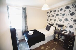 Iron/ironing board, bed sheets - Bowmans Hotel (Goole)