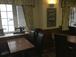 Dinner served - Bowmans Hotel (Goole)