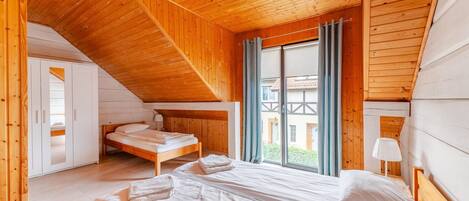 2 bedrooms, iron/ironing board, travel crib, free WiFi