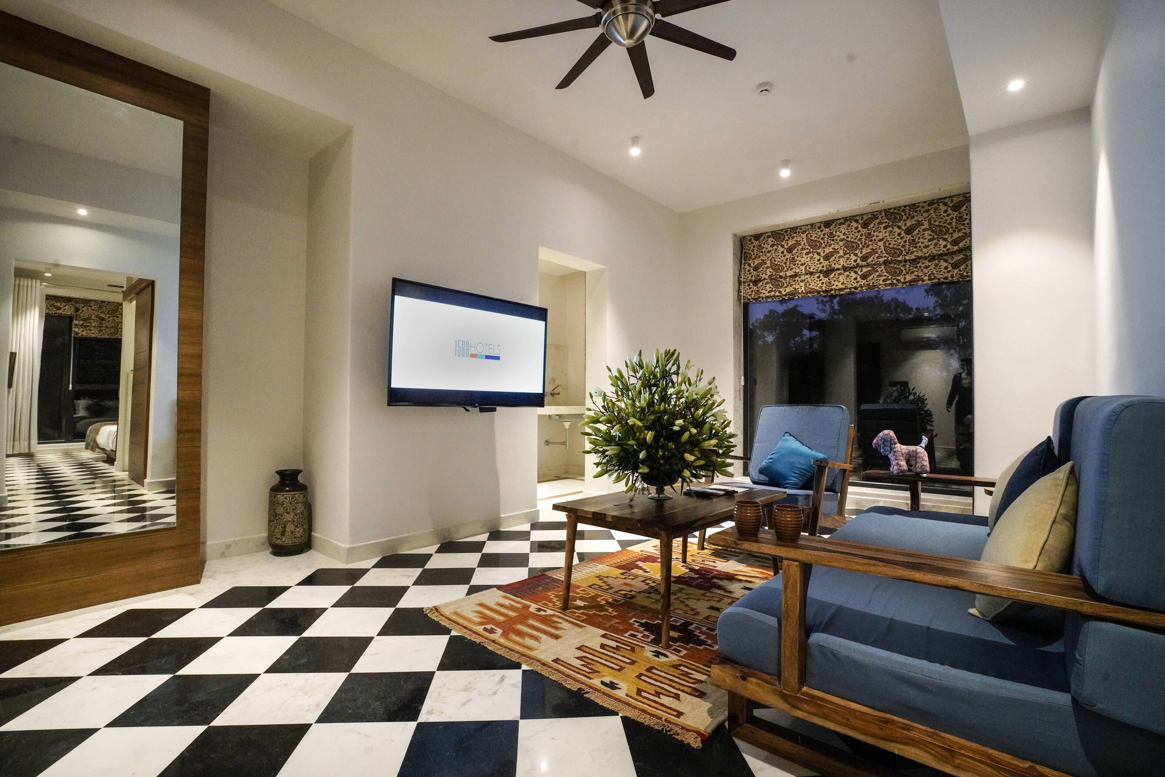 En 55-tommers TV med kabel-kanaler