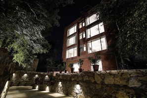 Fasade – kveld/natt