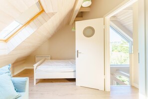 2 slaapkamers, een strijkplank/strijkijzer, internet