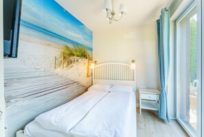 2 bedrooms, iron/ironing board, travel cot, free WiFi