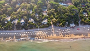Nær stranden