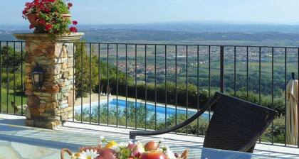 Estate in Monte Serra with Pool & Olive Views