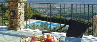 Domaine à Monte Serra avec piscine et vue