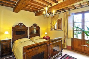 Bedroom - Estate in Monte Serra with Pool & Olive Views (Pisa)