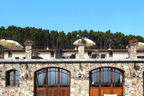 Holiday Home Exterior [summer] - Estate in Monte Serra with Pool & Olive Views (Pisa)