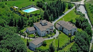 Unclassified image, 5 of 38, button - Apartment in Tuscany with Pool & Golf Access (Gambassi Terme)
