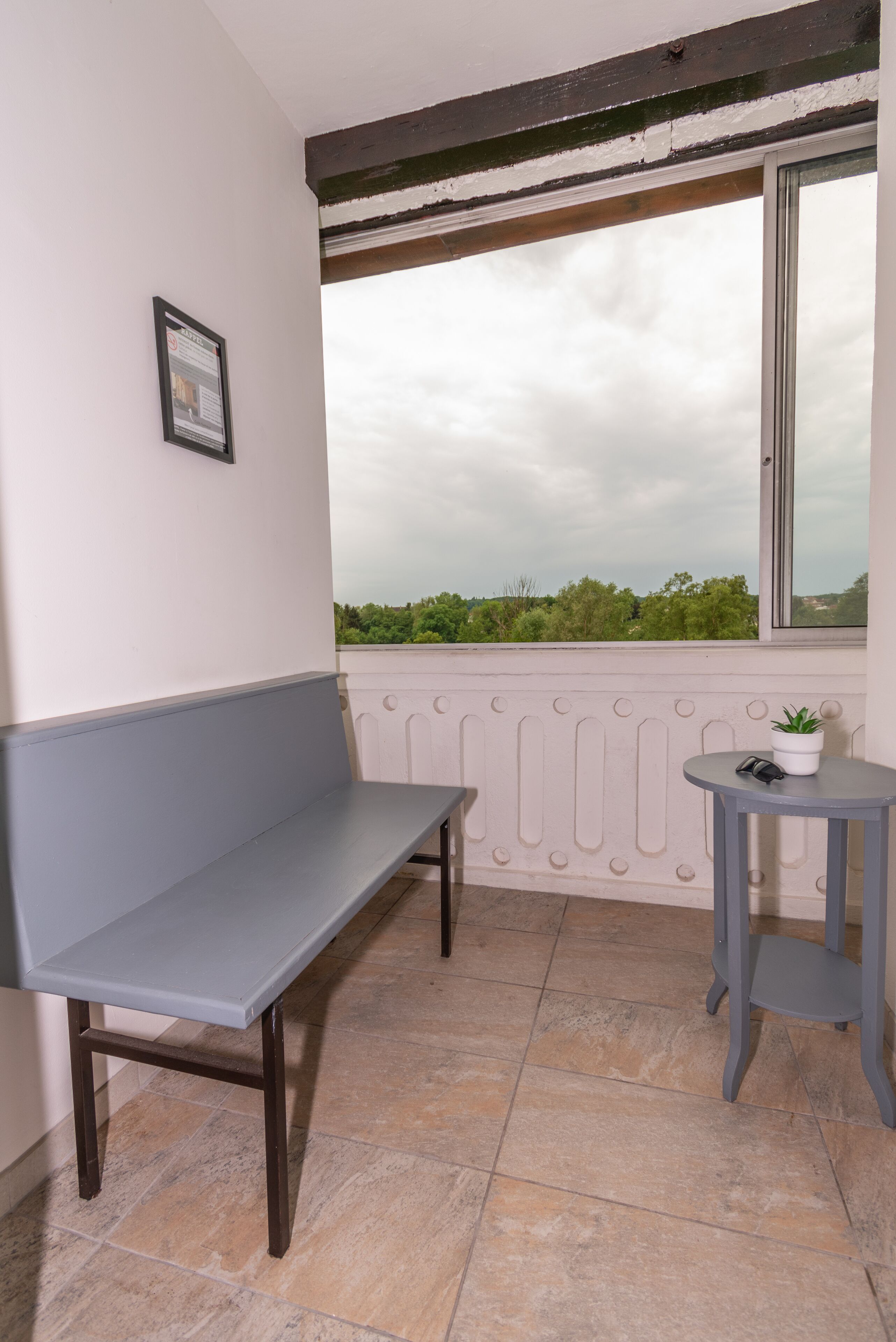 Appartement | Woonruimte | Een 40-inch smart-tv met digitale zenders en televisie