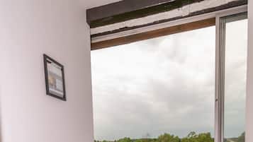 Appartement | Woonruimte | Een 40-inch smart-tv met digitale zenders en televisie