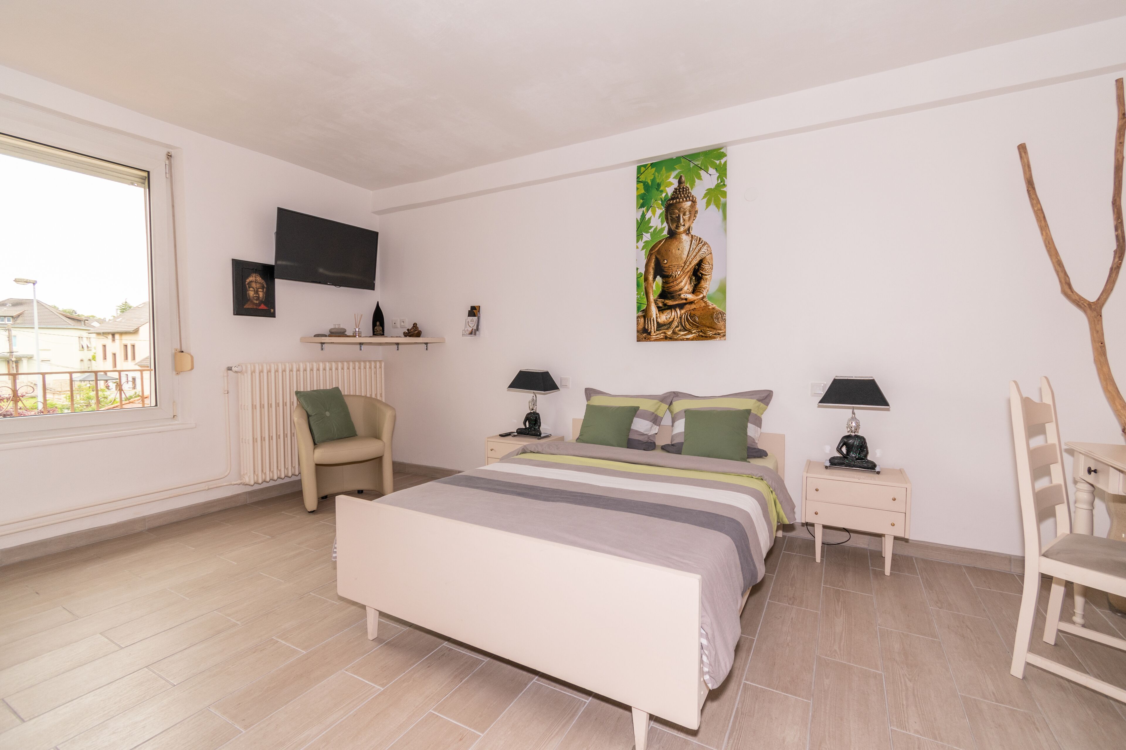Quiet and Comfortable Zen Room | Select-Comfort-Betten, individuell dekoriert, individuell eingerichtet