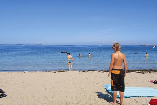 Una spiaggia nelle vicinanze
