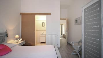 2 Schlafzimmer, Reisekinderbett