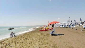 Una spiaggia nelle vicinanze