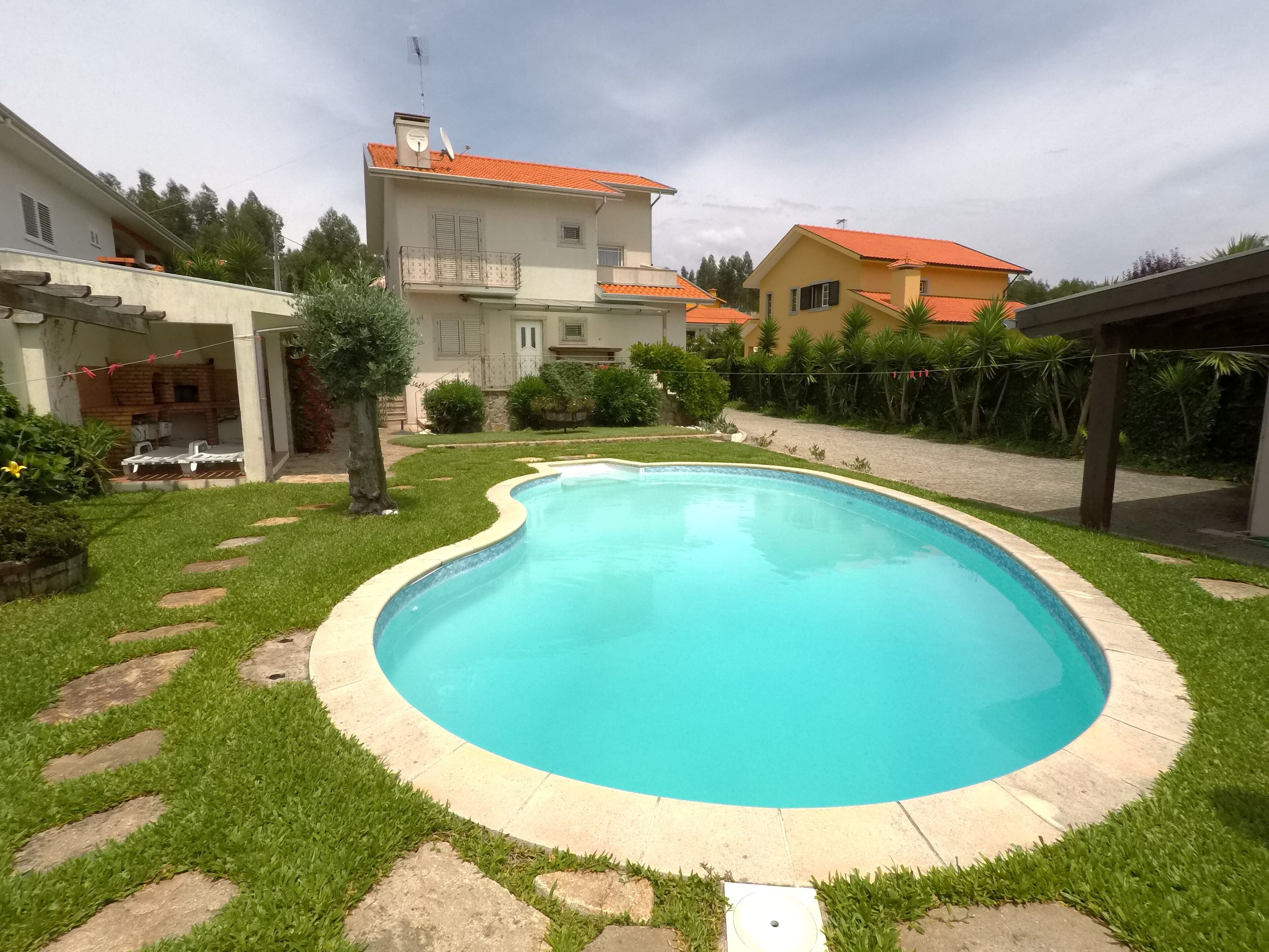 Valadas Guest House - 4 Bedroom Villa with Pool