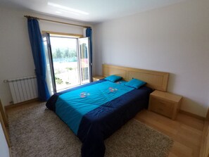 4 chambres, bureau, fer et planche à repasser, Wi-Fi