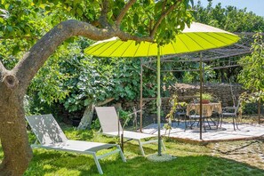 Outdoor dining - Holiday Home Sicily near Mount Etna (Castiglione di Sicilia)