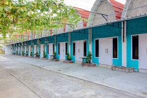 Exterior detail - OYO Life 1643 Grand Monica (Depok)